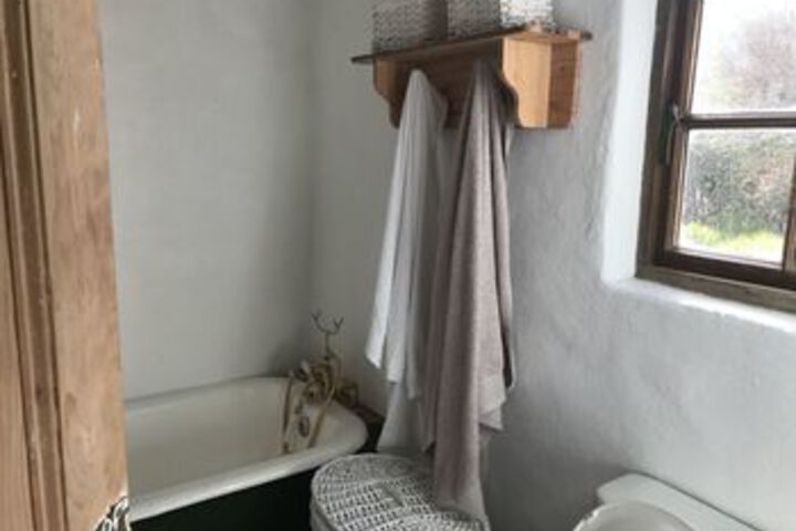 Room 2 of 11