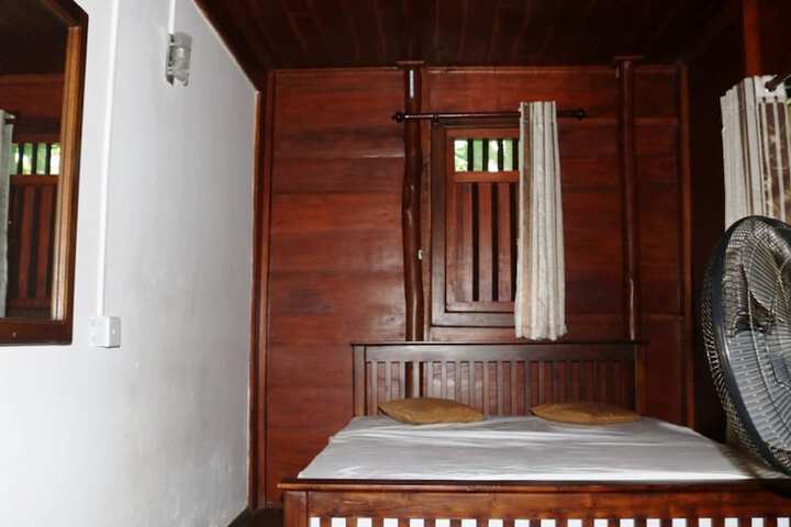 Room 5 of 31