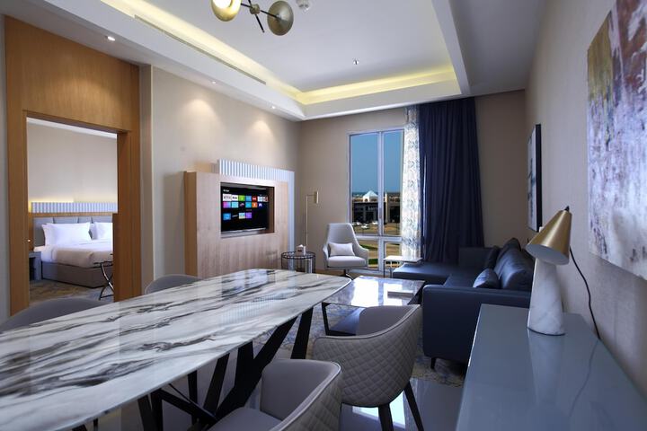 Business Center 62 of 66