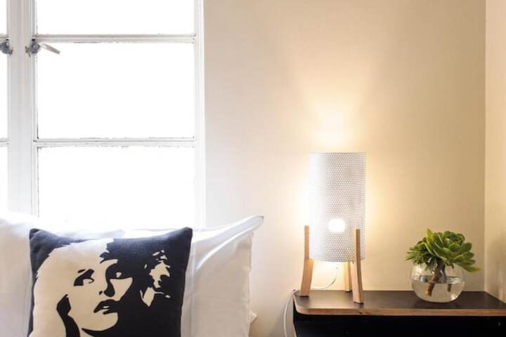 Room 16 of 59