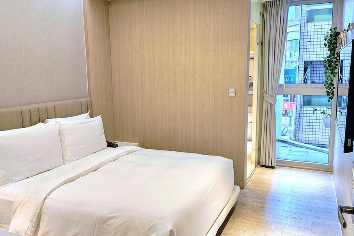 Room 53 of 120
