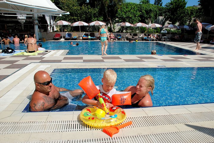 Pools & Facilities