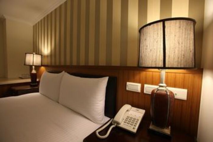 Room 14 of 29