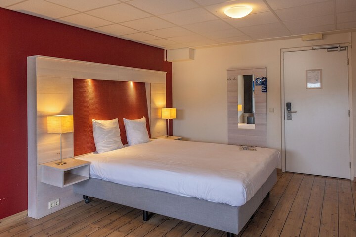 Room 7 of 44