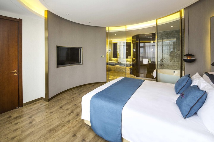 Room 12 of 44