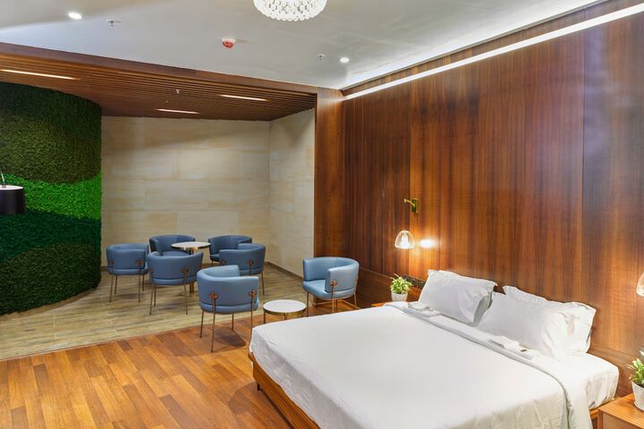 Room 8 of 44
