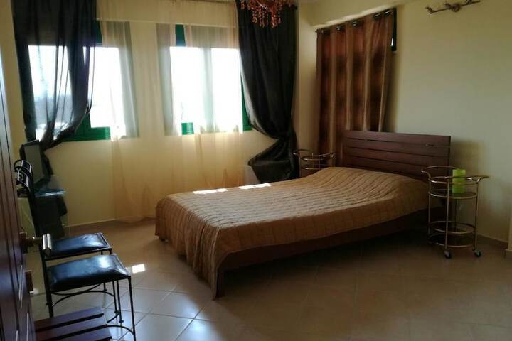 Room 4 of 35
