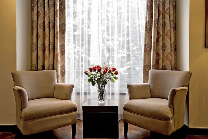 Room 4 of 33