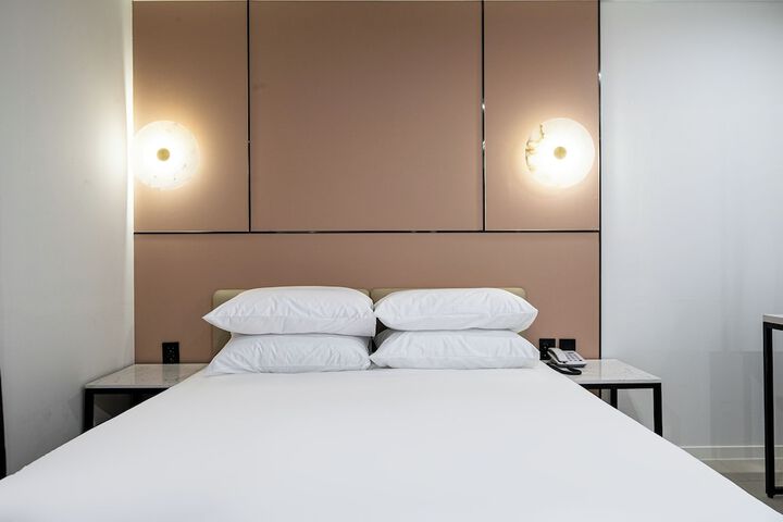 Room 3 of 27