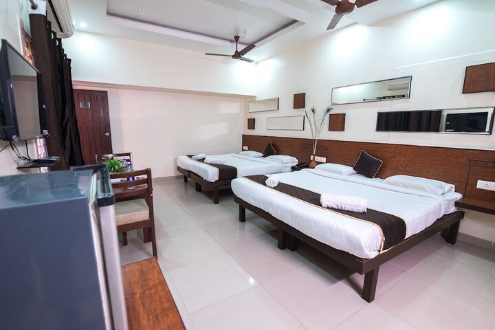 Room 6 of 25