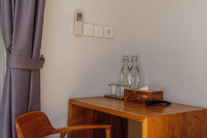 Room 11 of 38