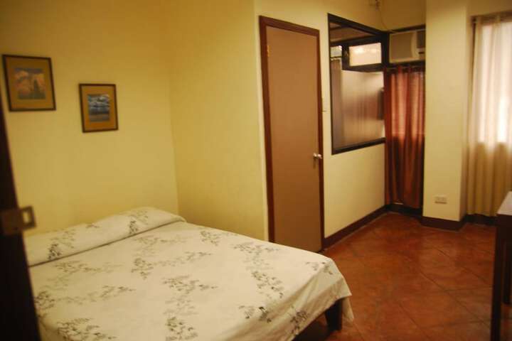 Room 9 of 20