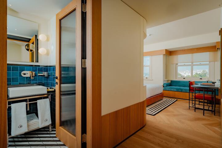 Room 26 of 113