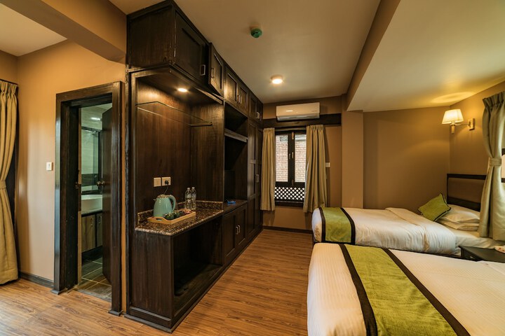 Room 5 of 14