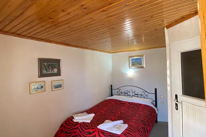 Room 15 of 52