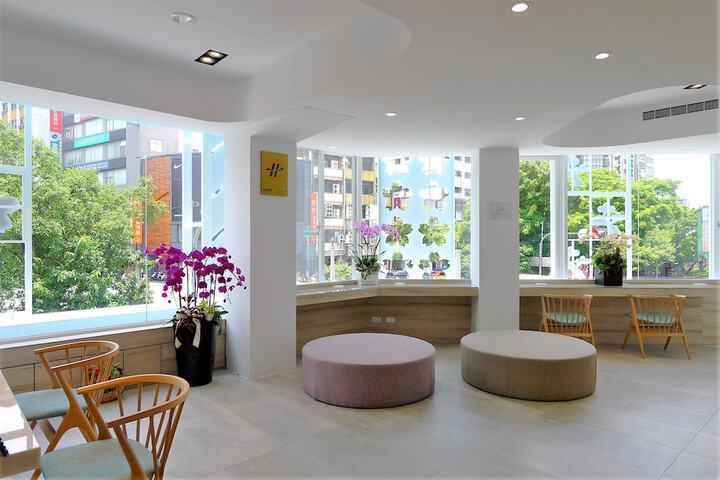 Guest Lobby