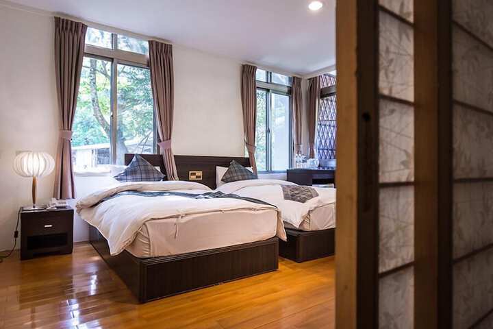 Room 7 of 25