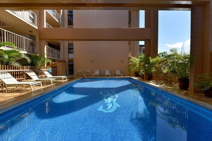 Pool 9 of 25