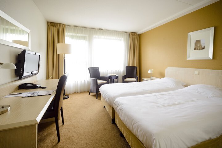 Room 12 of 41