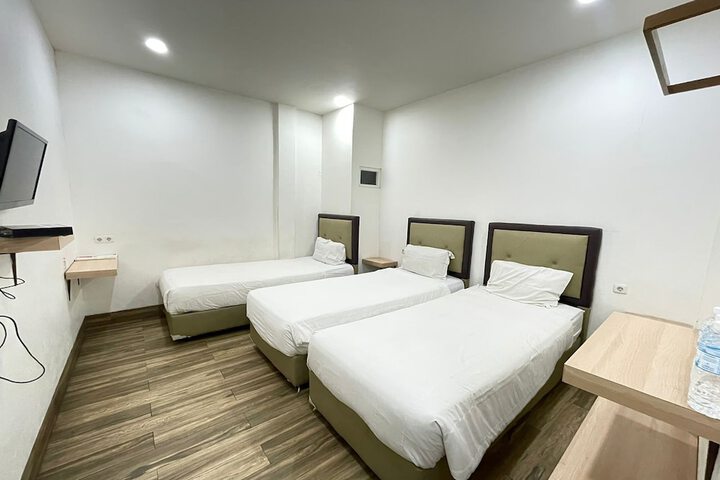Room 18 of 35