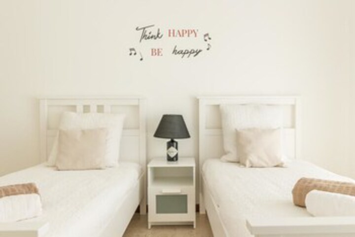Room 13 of 19
