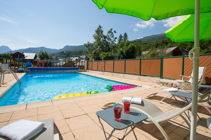 Pool 22 of 60