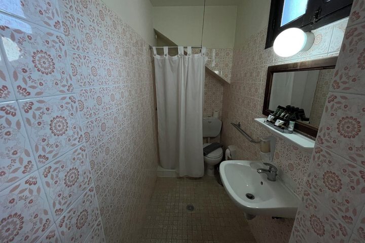 Room 72 of 120