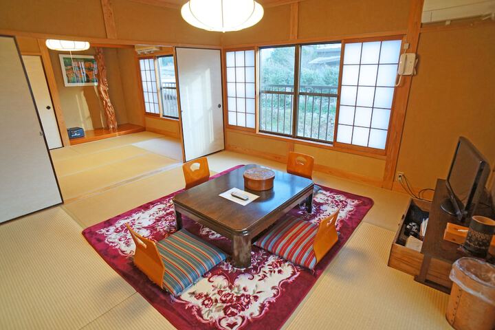 Room 9 of 42