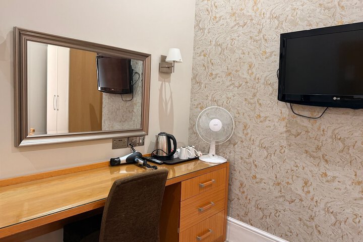 Room 31 of 64