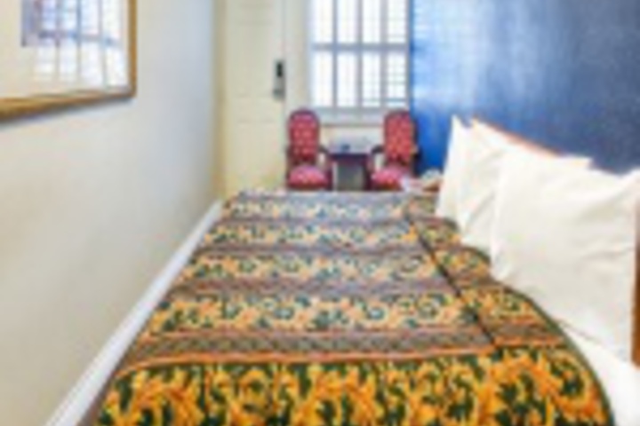 Room 157 of 192