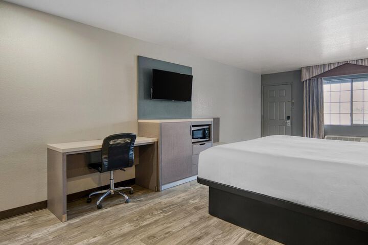 Room 14 of 34