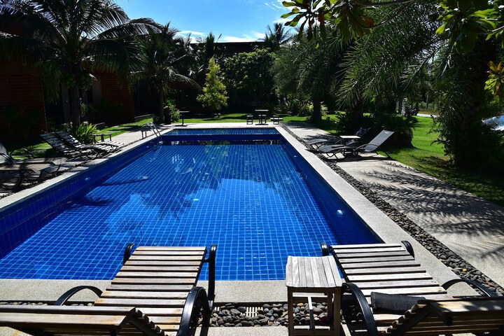 Pool 21 of 34