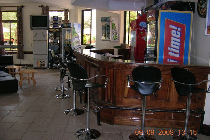 Lounge 49 of 82