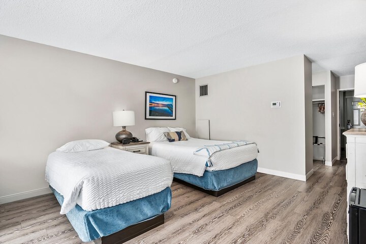 Room 2 of 16