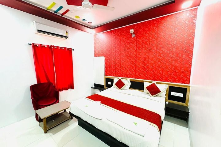 Room 3 of 16