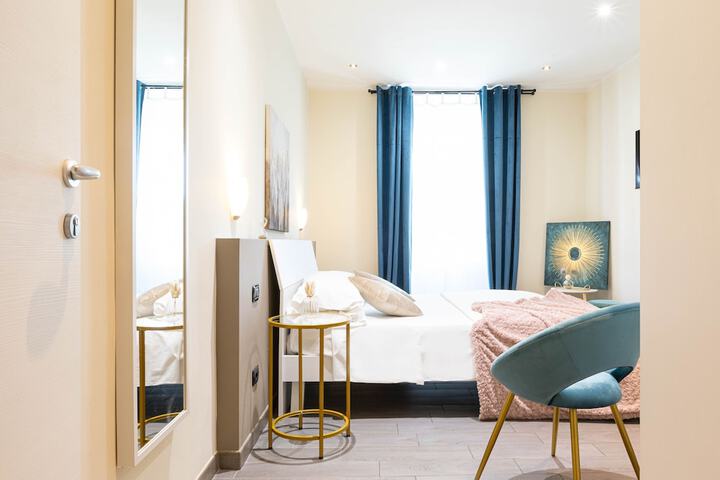 Room 8 of 27