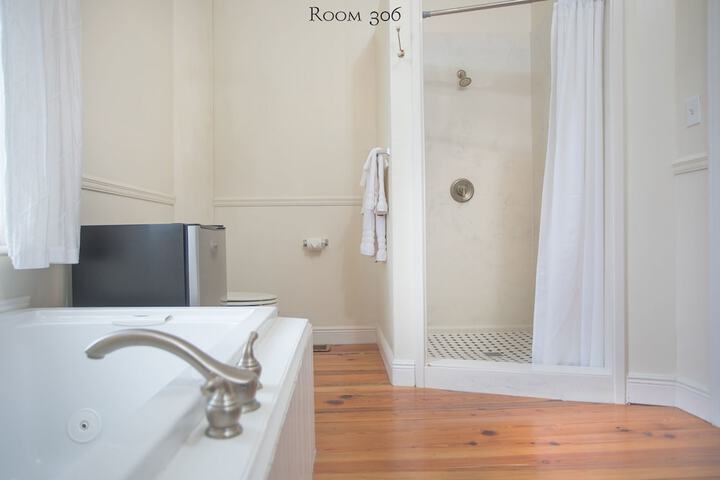 Room 147 of 170