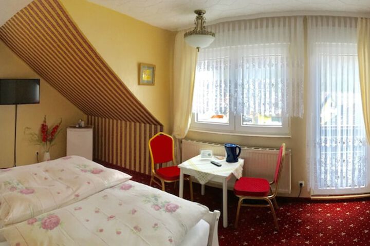 Room 5 of 27