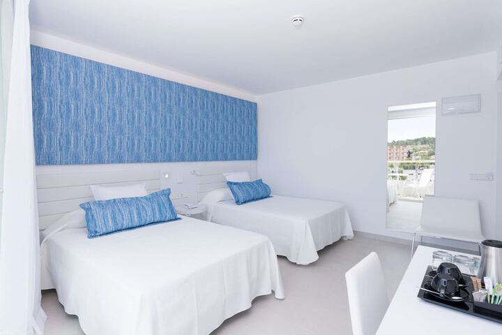 Room 45 of 282