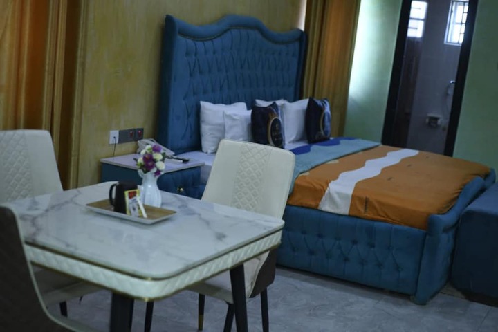 Room 33 of 63