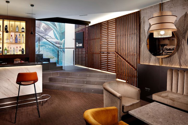 Lounge 85 of 119