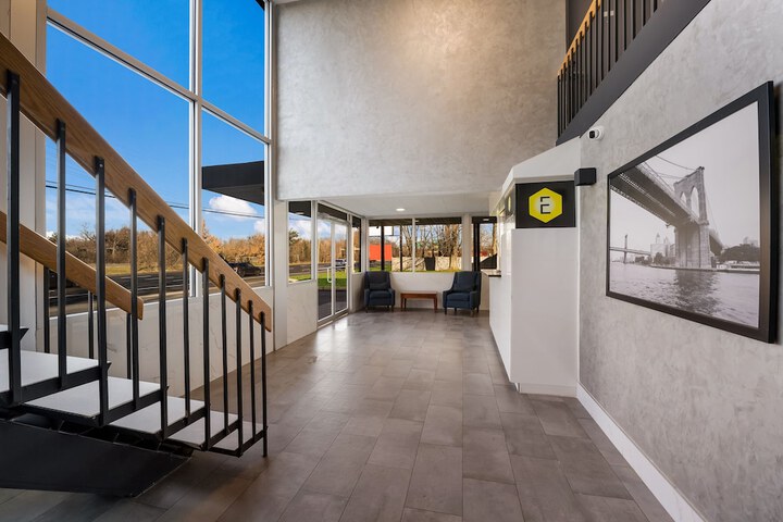 Hotel Interior 5 of 36