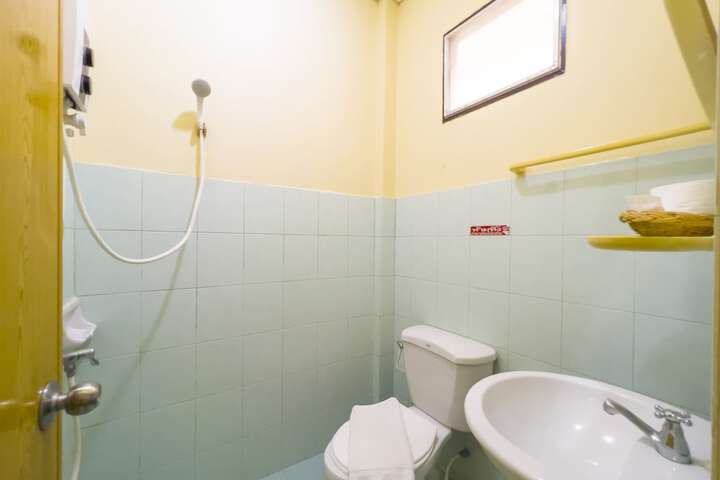 Room 33 of 36