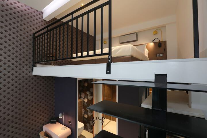 Room 29 of 77