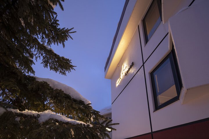 Hotel 11 of 12