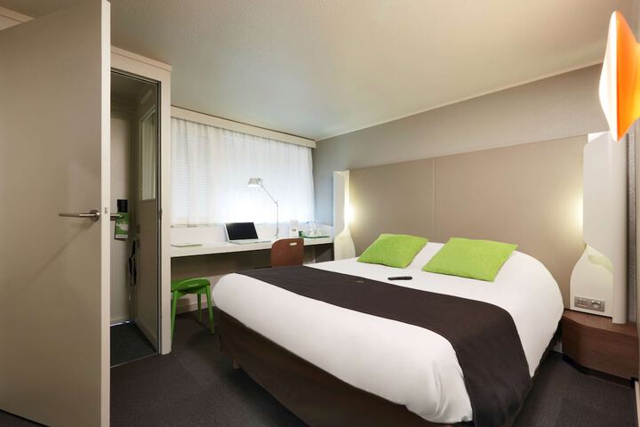 Room 12 of 46