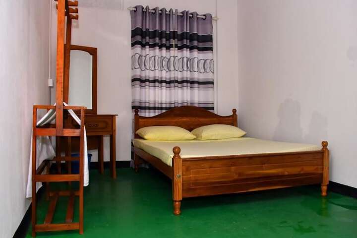 Room 16 of 18
