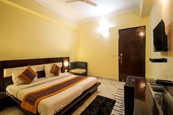 Room 10 of 19