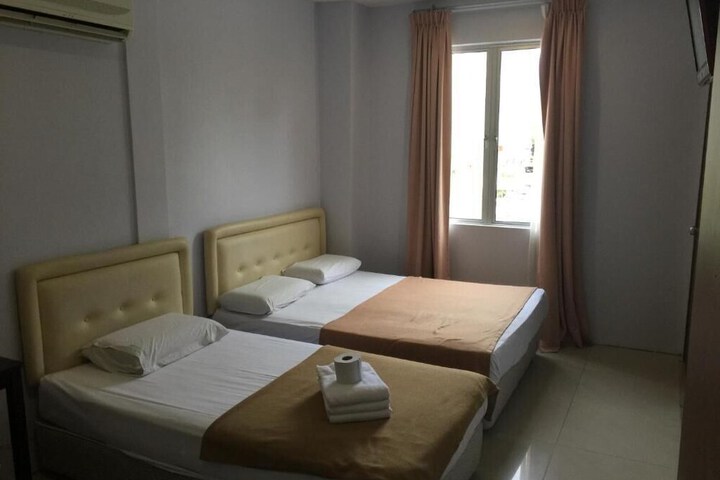 Room 7 of 14