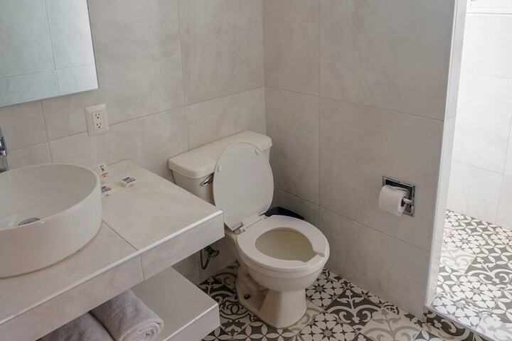 Room 32 of 42